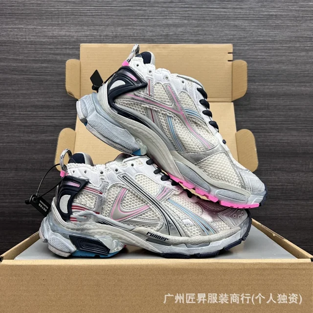 Balenciaga Graffiti Distressed Casual Sneakers SS25 Detail