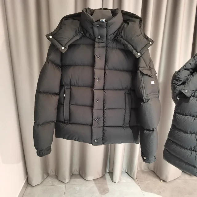 MO Vezere Matte Unisex 90-Down Jacket Detail