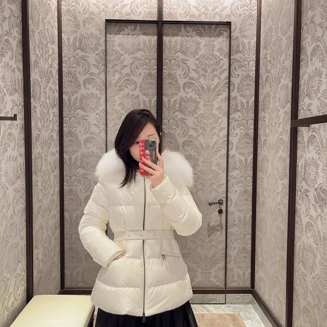 MengJia Boedic Women's Hooded Short Down Detail