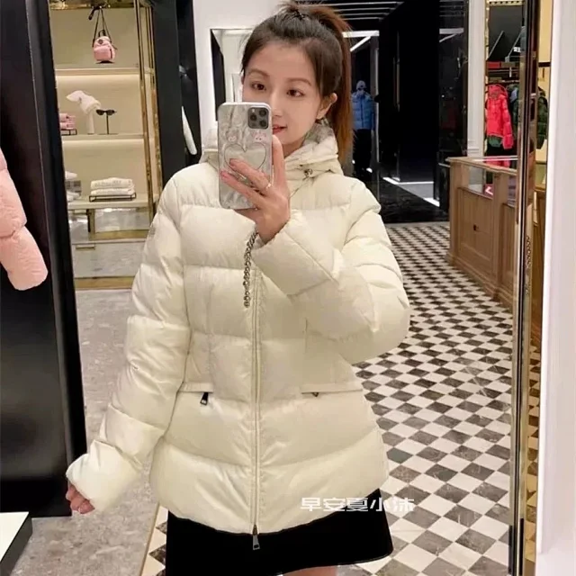 Women's Meng Jia Avoce Cropped Hooded Puffer Detail