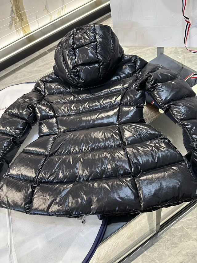 Barante New Women's Waist-Cinching Down Jacket Detail