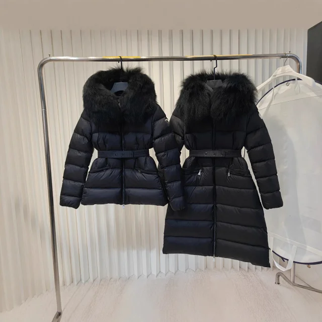 Meng Jia Boedic Women's Hooded Puffer Detail