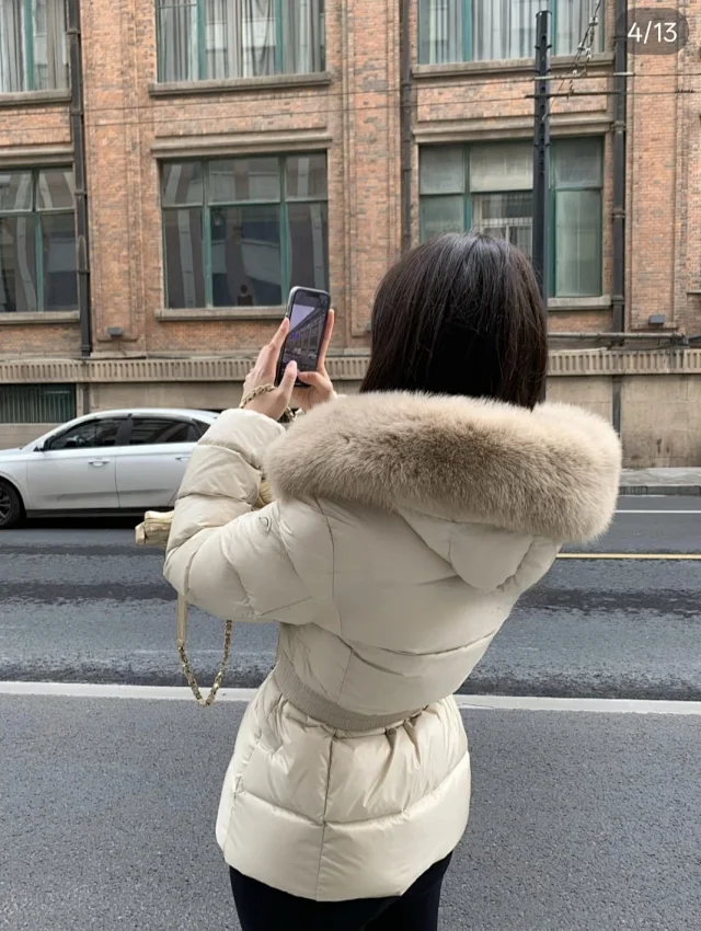 Meng Jia Boedic Women's Hooded Puffer Detail