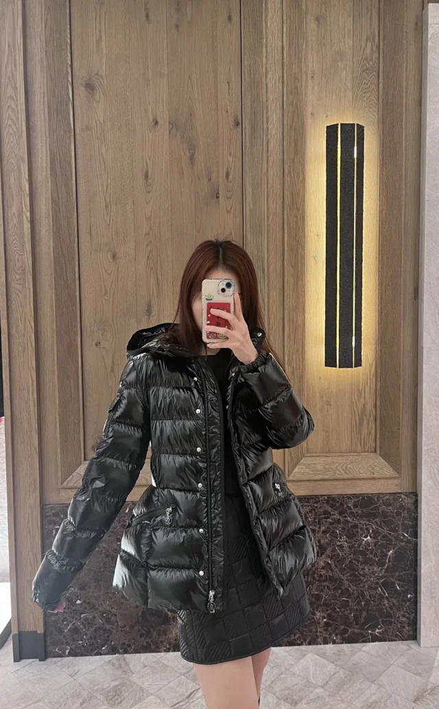 Barante New Women's Waist-Cinching Down Jacket Detail