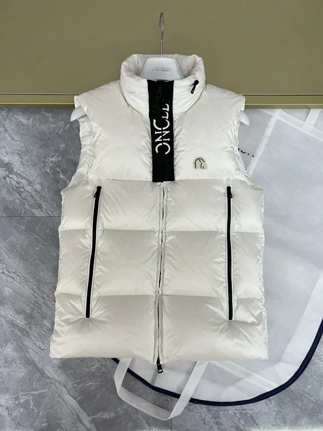 Mengjia-25SS Semure Men's Stand-Collar Down Vest Detail