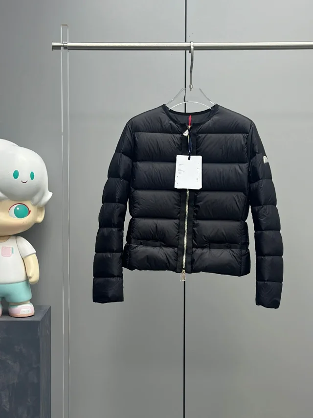 Mengjia Laurine Women's Short Down Jacket Detail