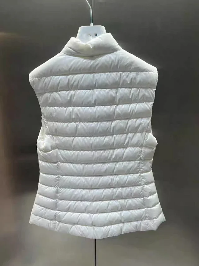 Mengjia Lgens Women's Sleeveless Down Vest Detail