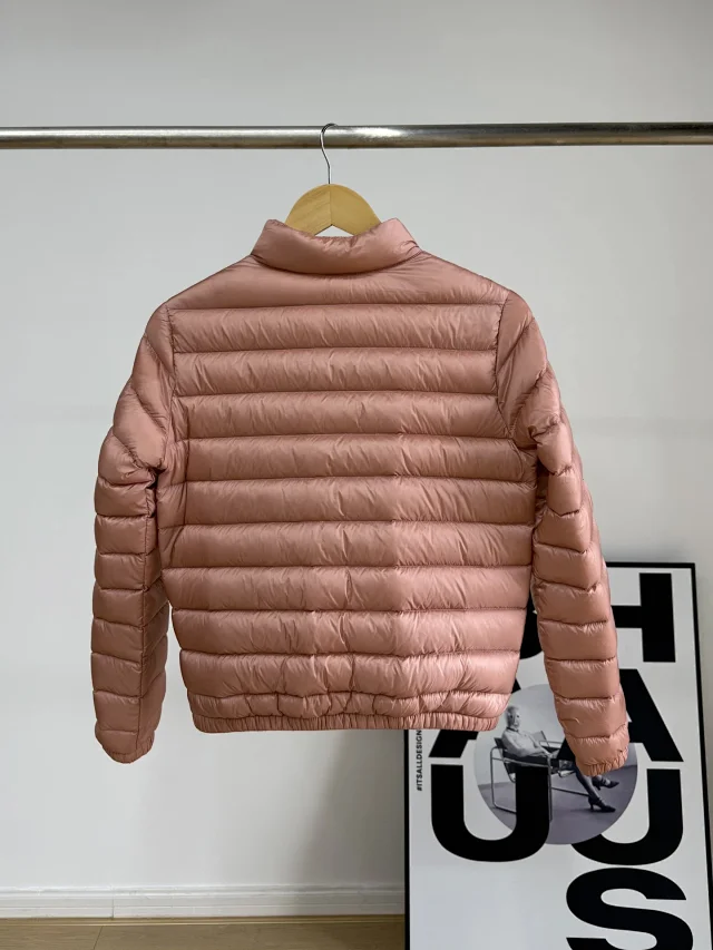 Mengjia Lans Women's Cropped Down Jacket Detail