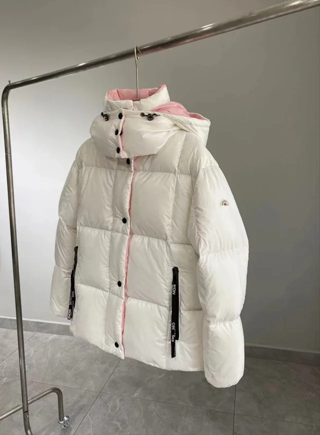 Parana Premium Women's Hooded Puffer Jacket Detail