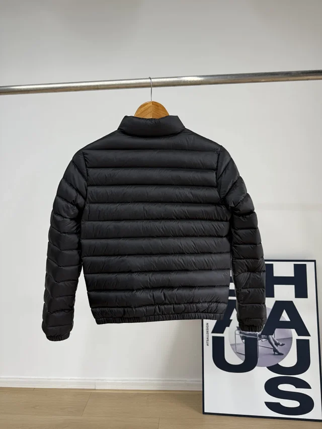 Mengjia Lans Women's Cropped Down Jacket Detail