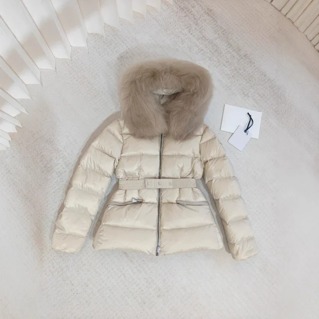 Meng Jia Boedic Women's Hooded Puffer Detail