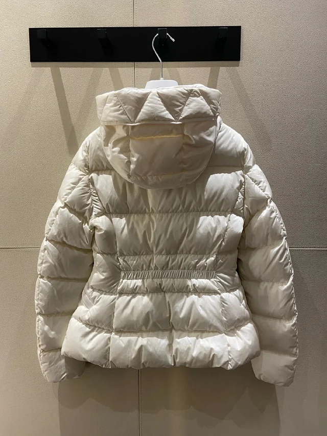 Moncler Women's Hooded Fitted Down Jacket Detail
