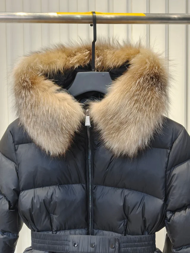 Meng Jia Boedic Women's Hooded Puffer Detail