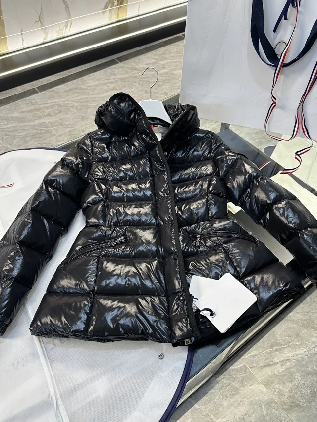 Barante New Women's Waist-Cinching Down Jacket Detail