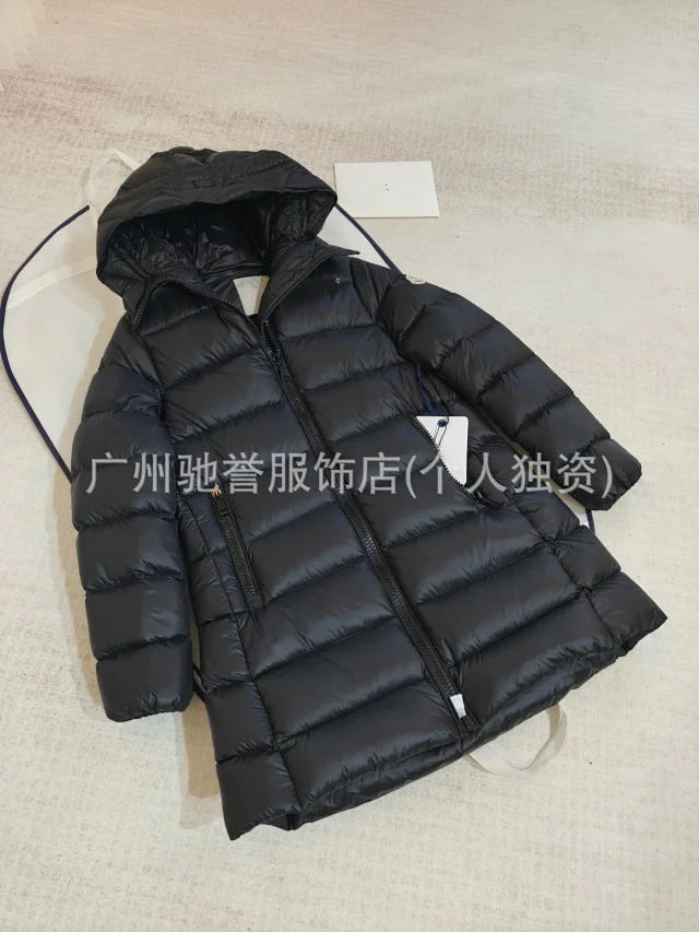 SUYEN Doll Women's Hooded Puffer Jacket Detail