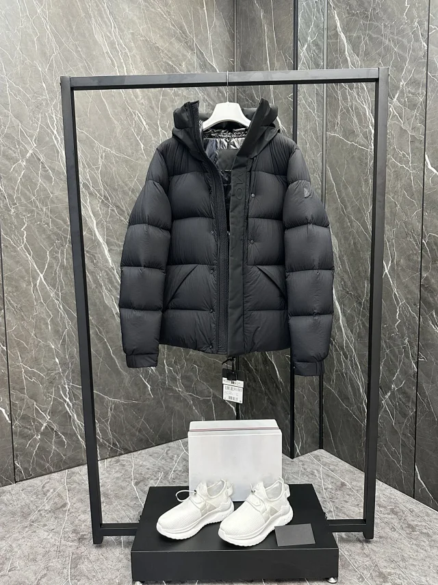 Madeir Premium Black Hooded Down Jacket Detail