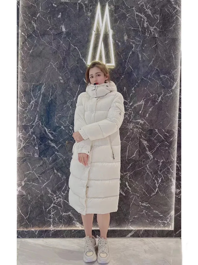 Maire New Yuhuang Shiny Unisex Parka Detail
