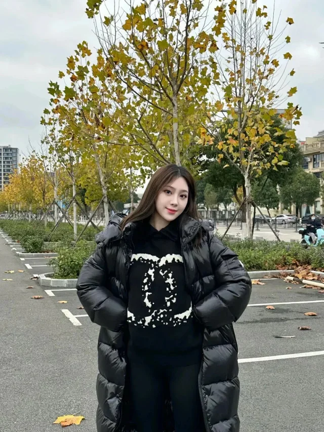 Maire New Yuhuang Shiny Unisex Parka Detail