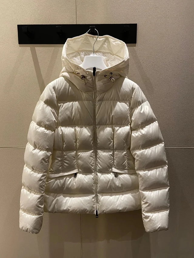 Moncler Women's Hooded Fitted Down Jacket Detail
