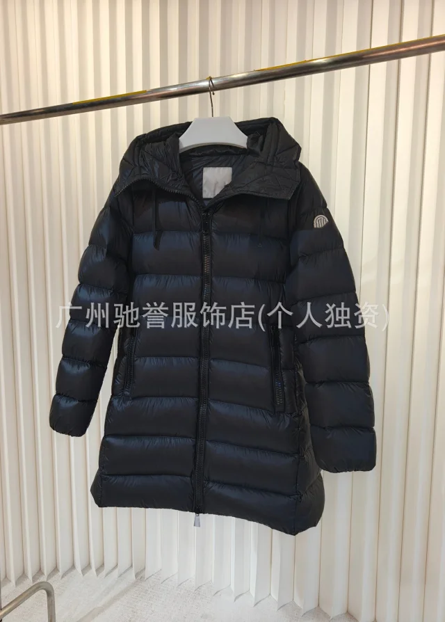SUYEN Doll Women's Hooded Puffer Jacket Detail