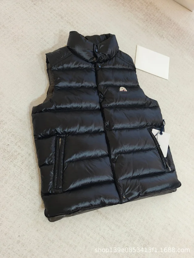 MengJia 25sTib Solid New Down Vest Detail