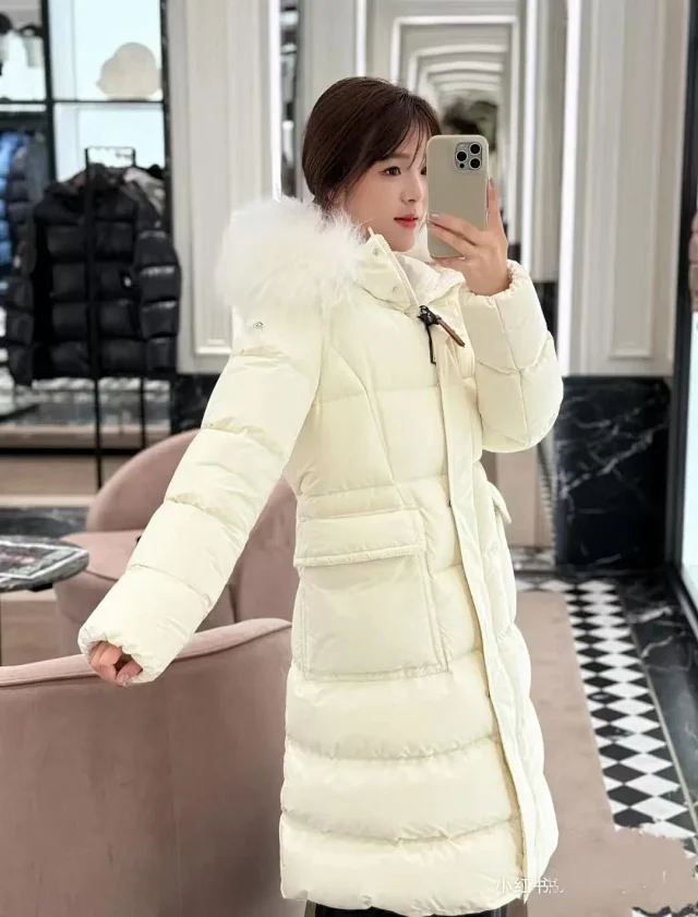 New Mengjia Women's Long Hooded Puffer Detail