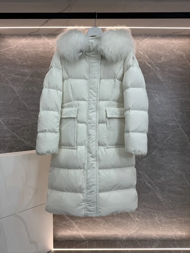 New Mengjia Women's Long Hooded Puffer Detail