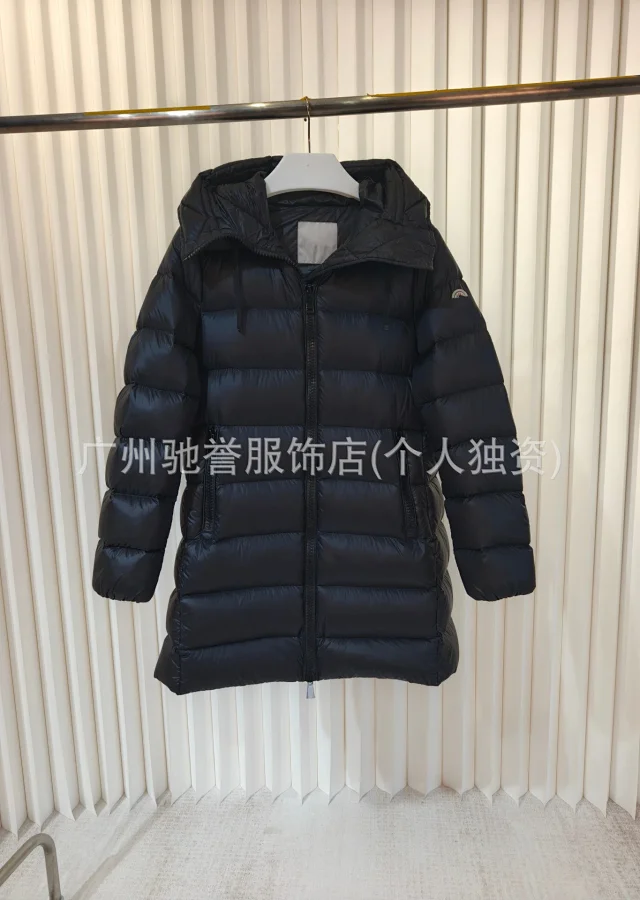 SUYEN Doll Women's Hooded Puffer Jacket Detail