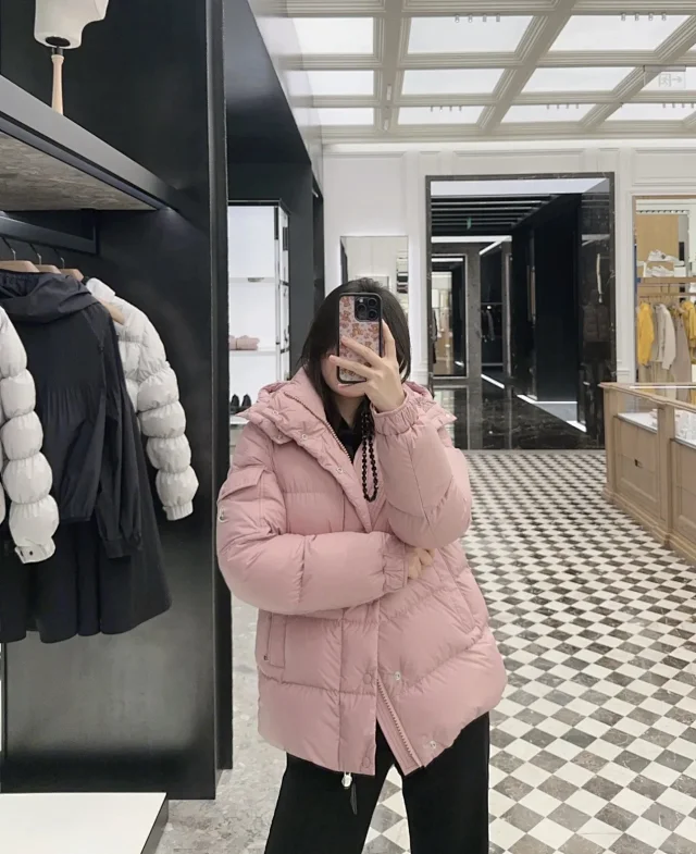 MO Vezere Matte Unisex 90-Down Jacket Detail