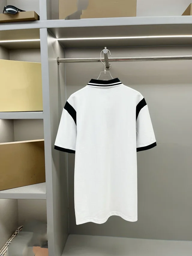 GU Unisex Color-Block Printed Pocket Polo Detail