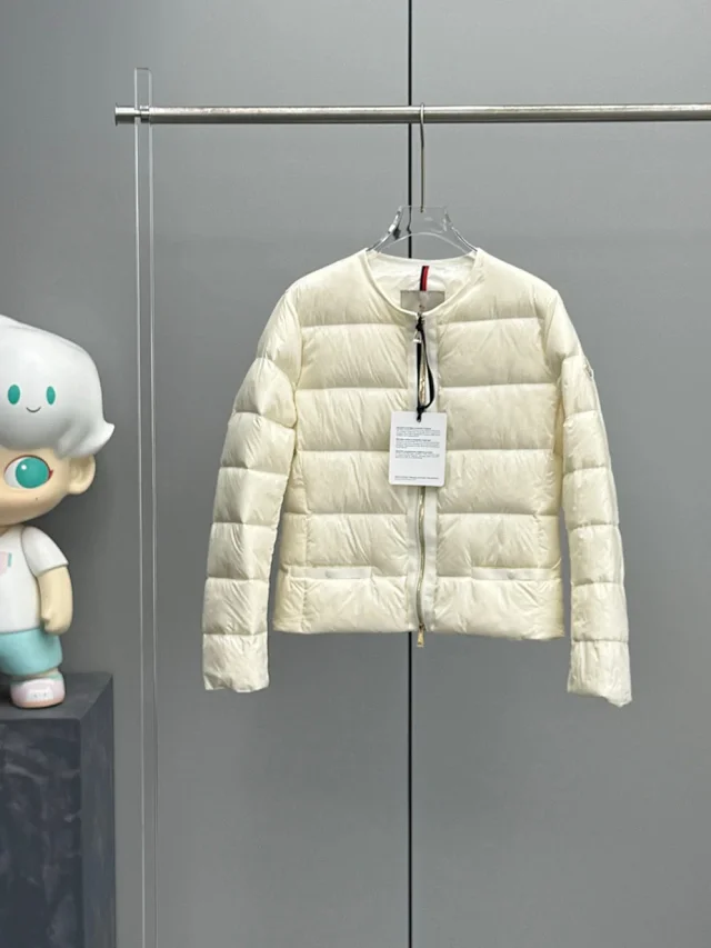 Mengjia Laurine Women's Short Down Jacket Detail
