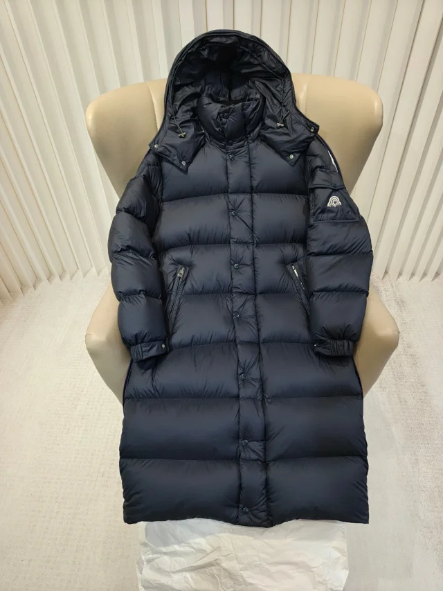Mengjia Hanoverian Hooded Long Down Jacket Detail