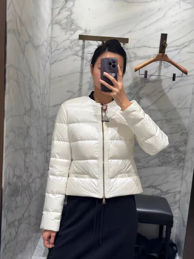 Mengjia Laurine Women's Short Down Jacket Detail