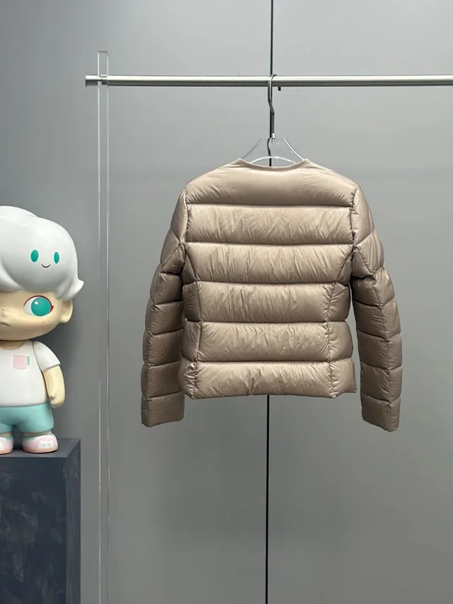 Mengjia Laurine Women's Short Down Jacket Detail