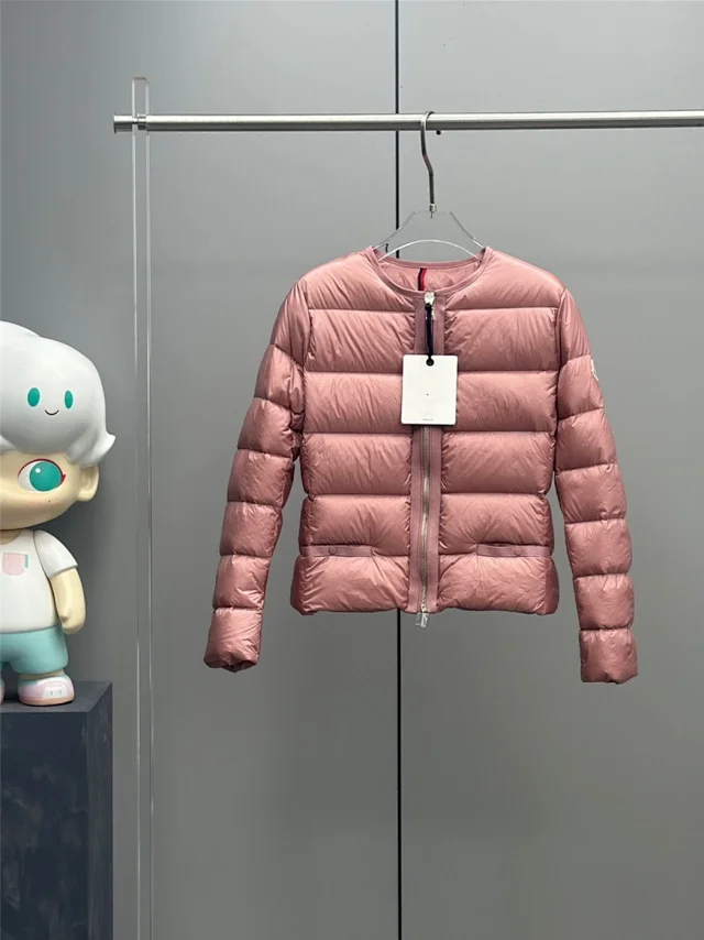 Mengjia Laurine Women's Short Down Jacket Detail