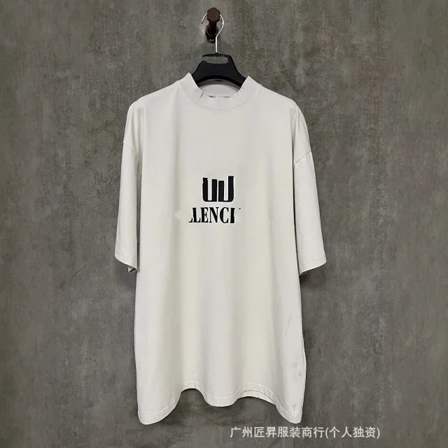B 2025 Graphic Tee Oversized Unisex Detail