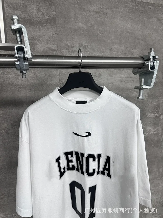 B Unisex Print T-Shirt SS25 Paris Detail