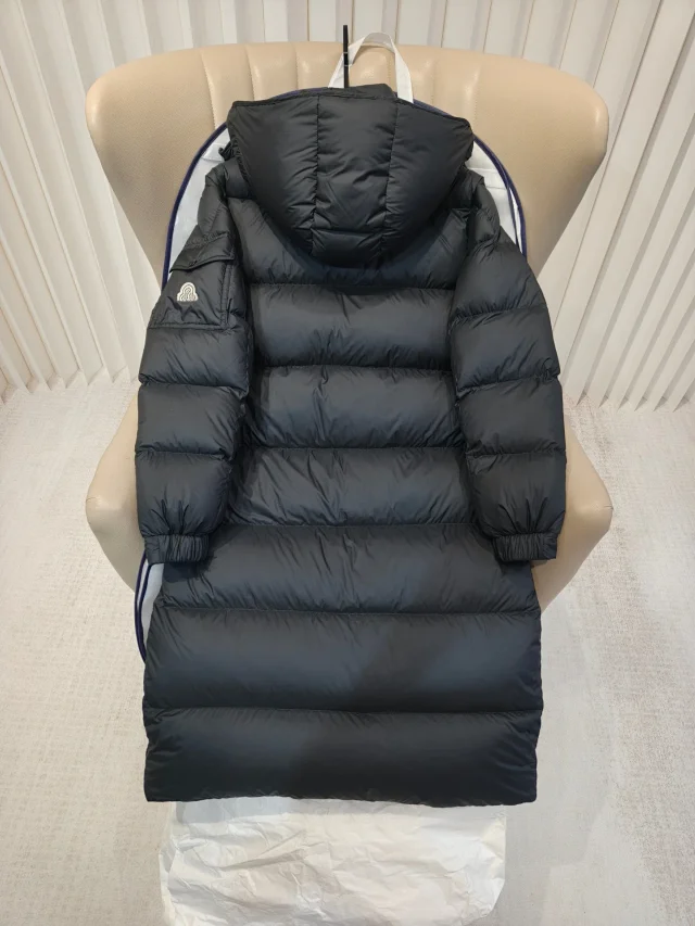 Mengjia Hanoverian Hooded Long Down Jacket Detail