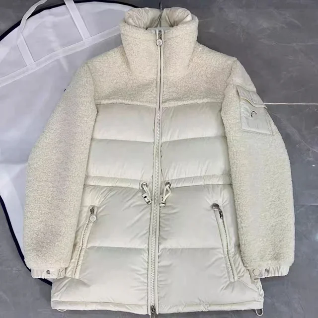 Mengjia Women's Escaut Fur Down Jacket Detail