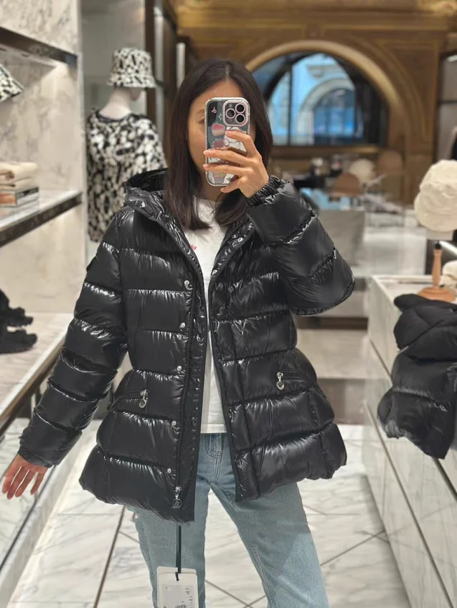 Mengjia 25sM Bara Women's Hooded Puffer Detail
