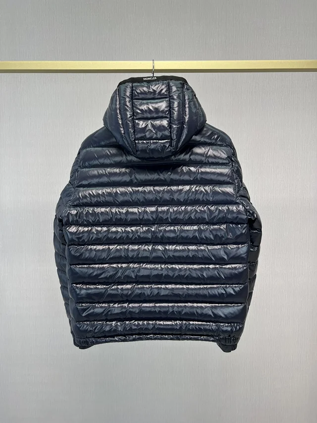 M's Men's Galion Solid Hooded Puffer Detail