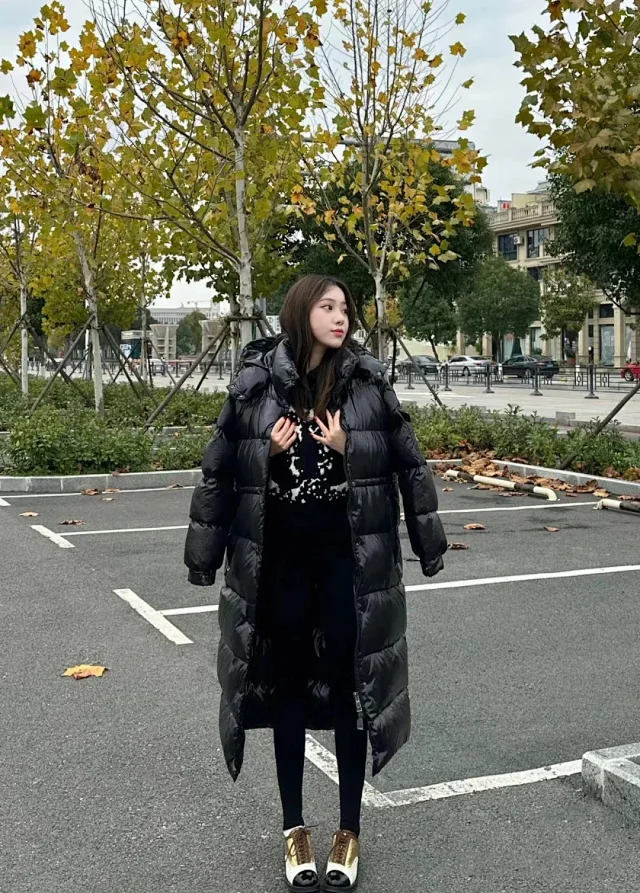 Maire New Yuhuang Shiny Unisex Parka Detail