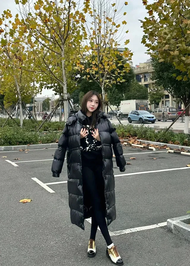 Maire New Yuhuang Shiny Unisex Parka Detail