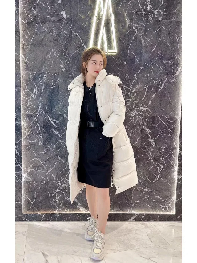 Maire New Yuhuang Shiny Unisex Parka Detail