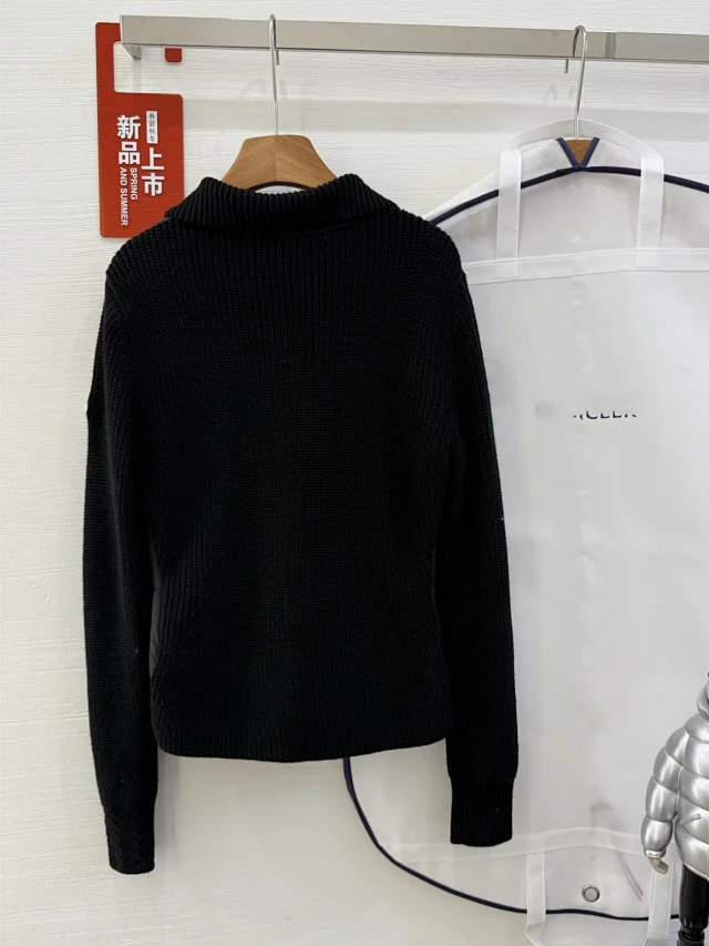 Meng Jia Women's Quilted Down Jacket Detail