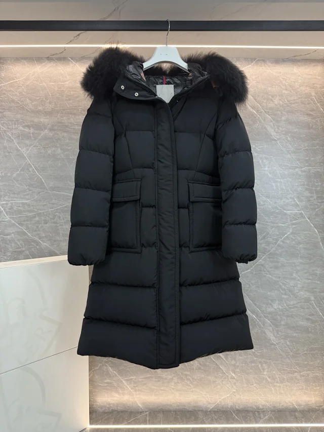 New Mengjia Women's Long Hooded Puffer Detail
