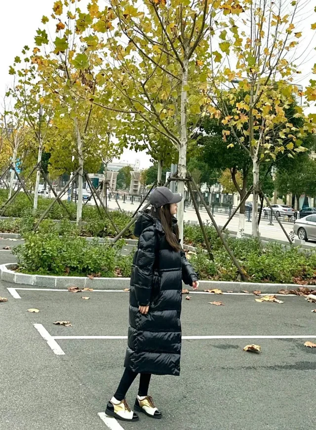 Maire New Yuhuang Shiny Unisex Parka Detail