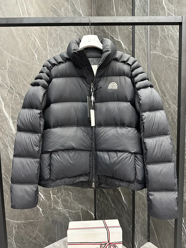 Mengjia Unisex CR Collab Down Jacket Detail