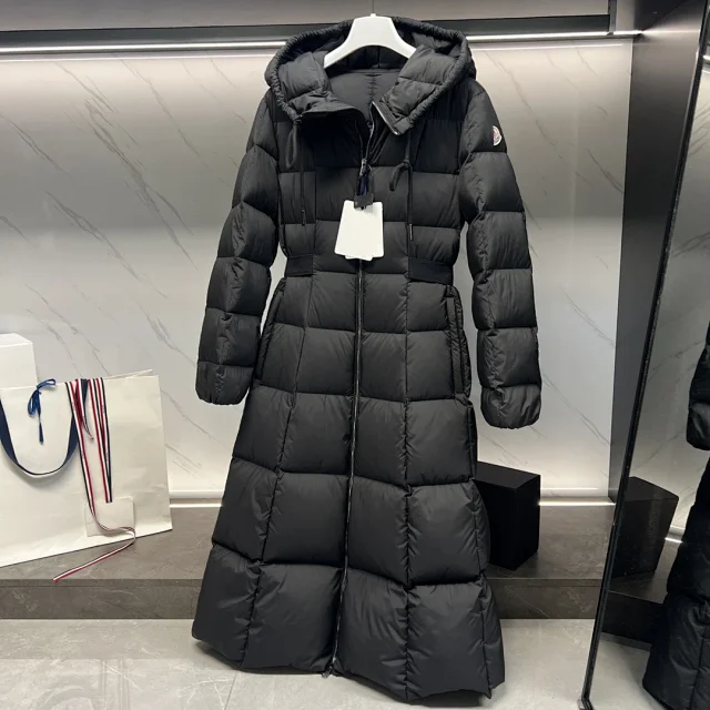 Women's Mengjia Runaway Princess Down Parka Detail