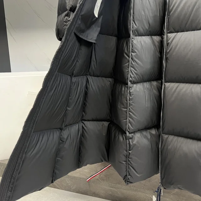 Women's Mengjia Runaway Princess Down Parka Detail